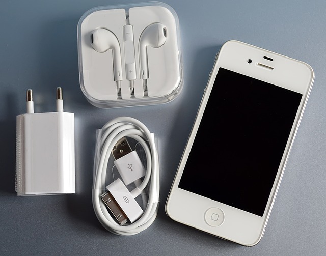 Apple กำลังให้บริษัทต่าง ๆ ในโครงการ MFi เพิ่มสเปค Lightning to 3.5mm. และ USB-C